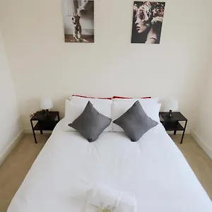 Easytravel Luxury Nec/airport 3 Beds House Birmingham